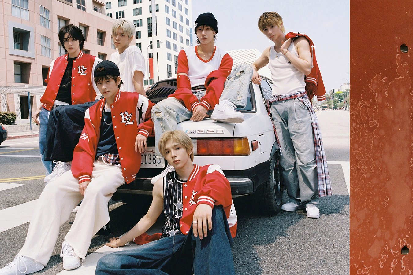 RIIZE (ไรซ์) ถ่ายทอดตัวตนของวงที่เติบโตอย่างไม่หยุดยั้ง ในอัลบั้มเต็มชุดแรก 'ODYSSEY' (โอดิสซีย์) เพลงไตเติล 'Fly Up' (ฟลาย อัป) มาพร้อมการแสดงสุดโดดเด่นราวกับละครเวทีวัยรุ่น